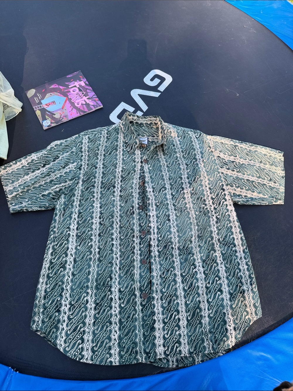 Vintage Men's Short-Sleeve Green Patterned Button-Down Shirt